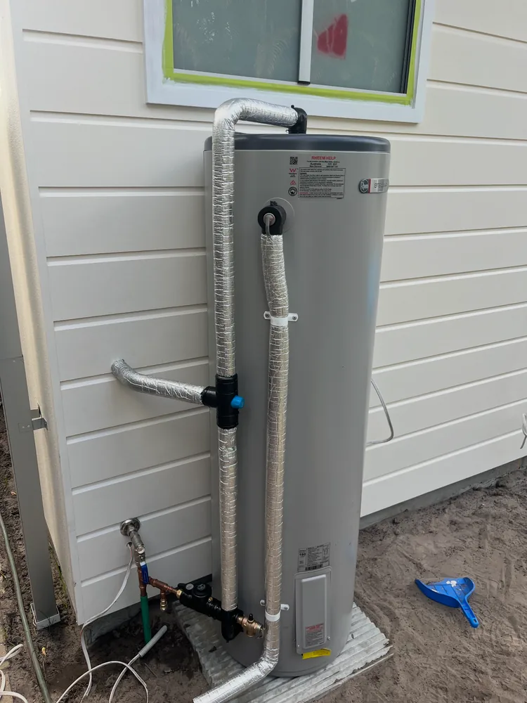 Electric storage hot water system with insulated pipework on the Gold Coast